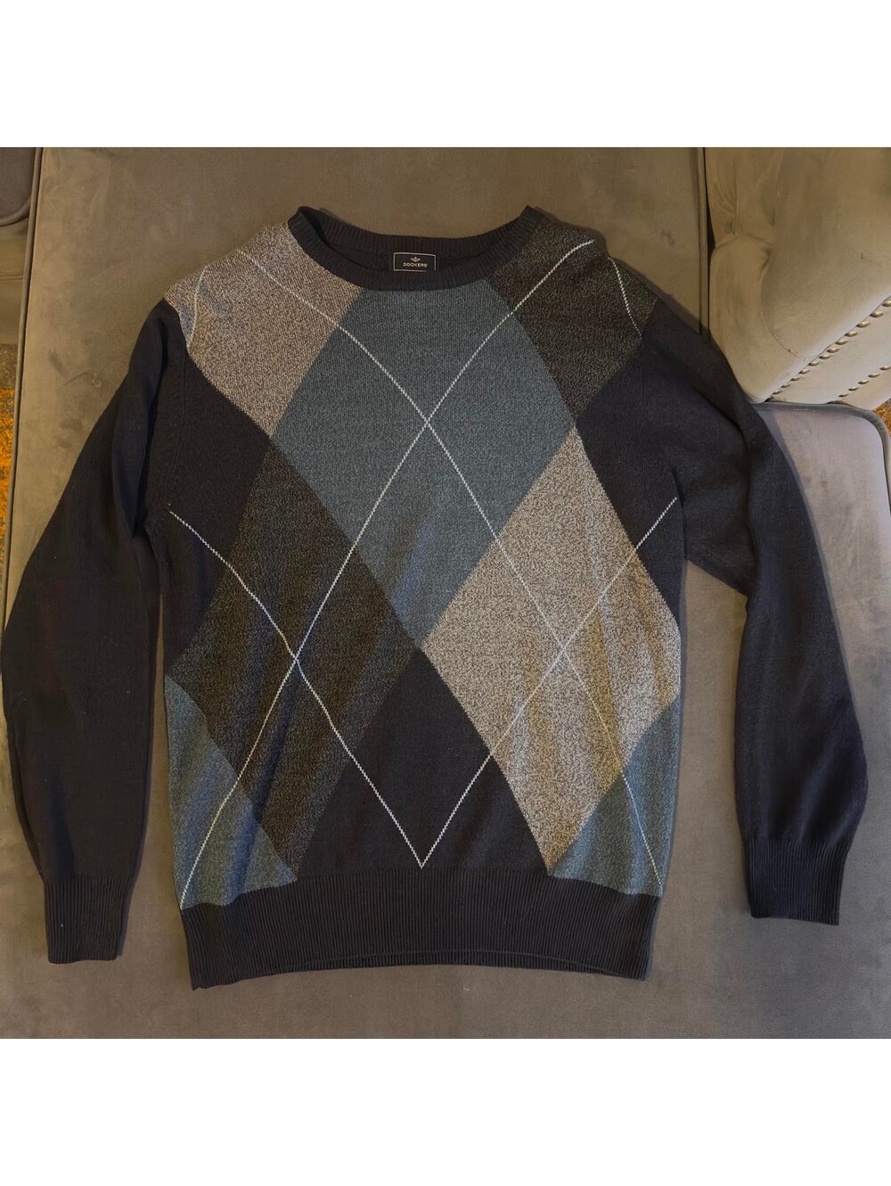Dockers - Stylish Argyle Sweater in Black and Blue Tones